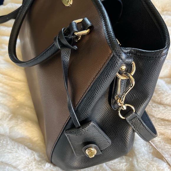 Coach two-tone copper-brown and black hand bag with shoulder strap. Gorgeous!❣️ - Picture 10 of 11